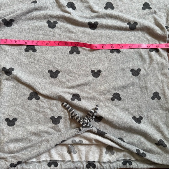Disney Mickey Mouse Gray Knit Pajama‎ Top Long Sleeve - Picture 7 of 9
